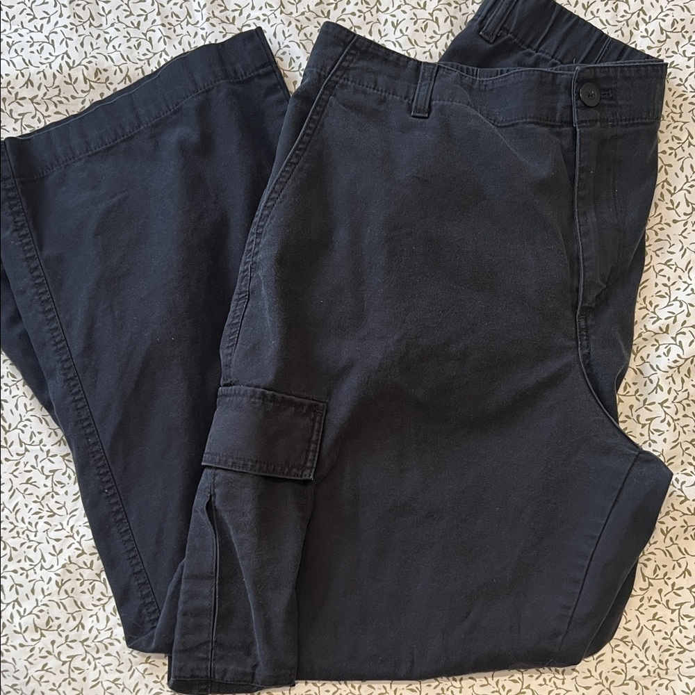 Uniqlo Women’s Black Cargo Pants XL